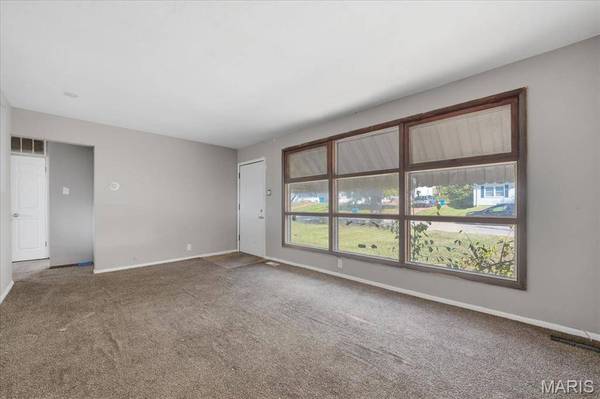 31 Westdell DR, St Louis, MO 63136