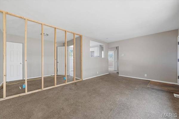 31 Westdell DR, St Louis, MO 63136