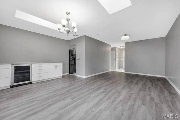 701 Chevron DR, St Louis, MO 63125