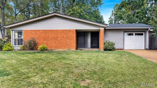701 Chevron DR, St Louis, MO 63125