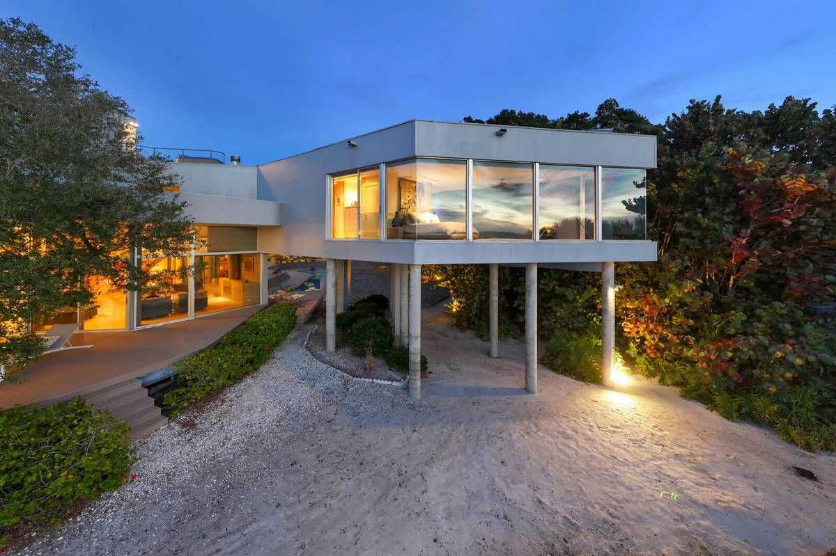 St Petersburg, FL 33715-2509,1761 Oceanview Dr
