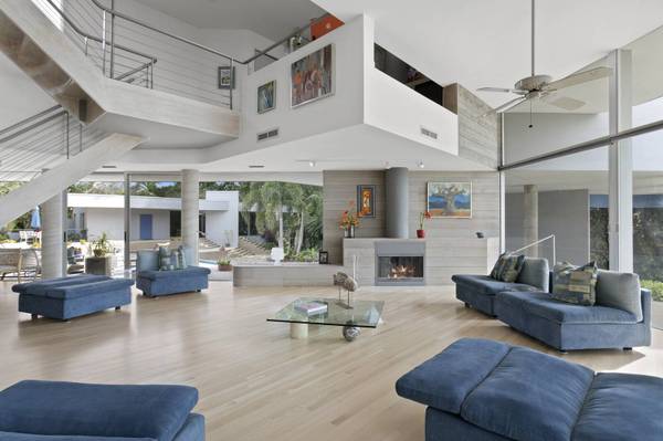 1761 Oceanview Dr, St Petersburg, FL 33715-2509