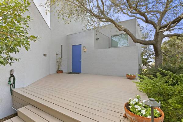 1761 Oceanview Dr, St Petersburg, FL 33715-2509