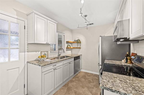 2950 2ND AVE S, St Petersburg, FL 33712