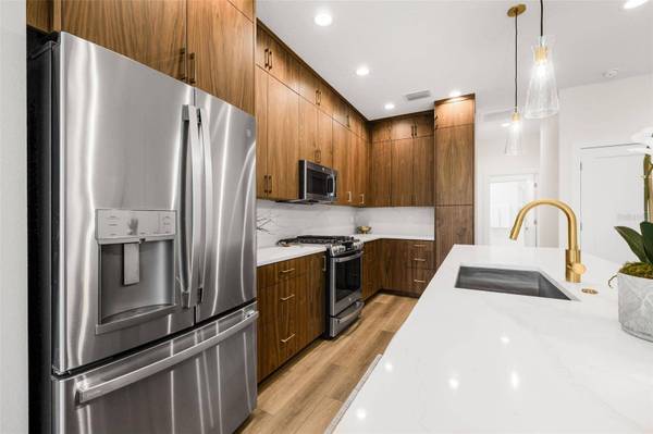 8615 5TH ST N, St Petersburg, FL 33702