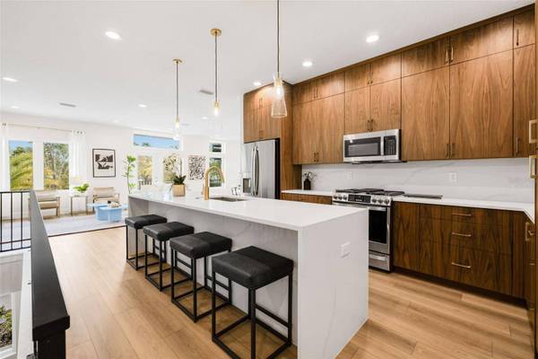 8615 5TH ST N, St Petersburg, FL 33702