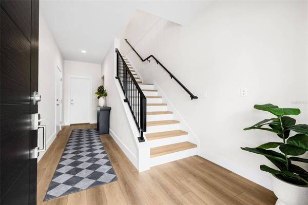 8615 5TH ST N, St Petersburg, FL 33702