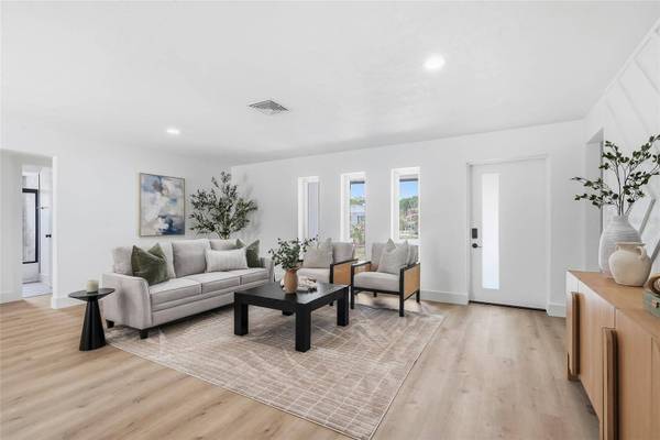 6419 PELICAN DR S, St Petersburg, FL 33707