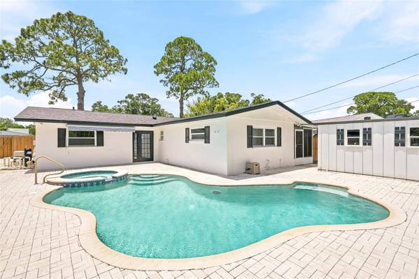 6419 PELICAN DR S, St Petersburg, FL 33707