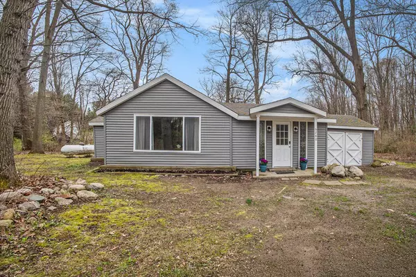 6280 Gleason Road, Saugatuck, MI 49453