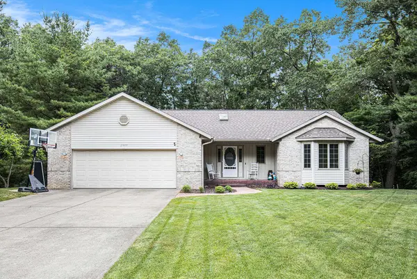 2449 Cedar Crest NE Lane, Grand Rapids, MI 49525