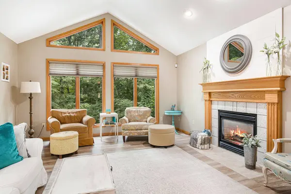 2449 Cedar Crest NE Lane, Grand Rapids, MI 49525