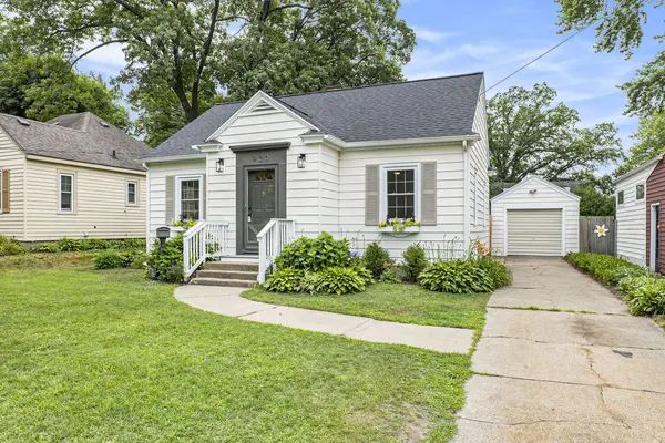920 S Ottillia SE Street, Grand Rapids, MI 49507