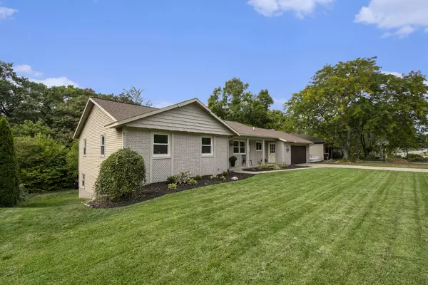 4903 Cedar Ridge NE Drive, Grand Rapids, MI 49525