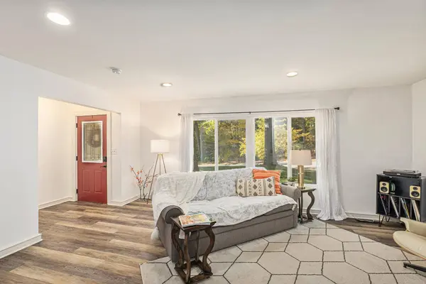 4404 N Division NE Avenue, Comstock Park, MI 49321