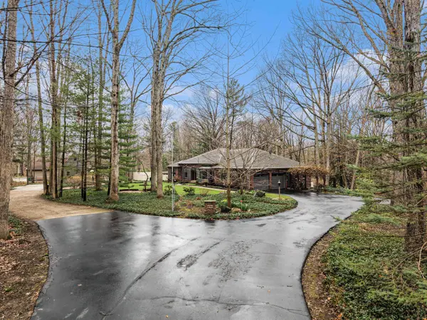 6761 Shady Oak Lane, Hudsonville, MI 49426
