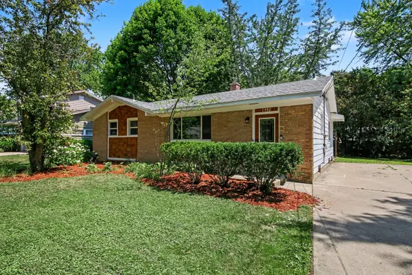 1932 Ridgemoor SE Drive, Grand Rapids, MI 49506