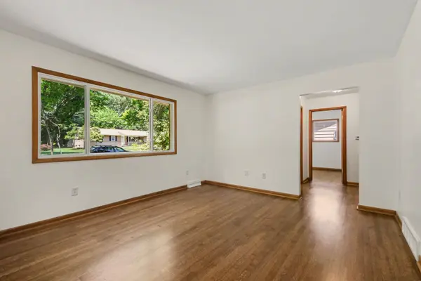 1932 Ridgemoor SE Drive, Grand Rapids, MI 49506