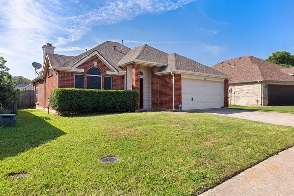 702 Lake Bridge Drive, Lake Dallas, TX 75065