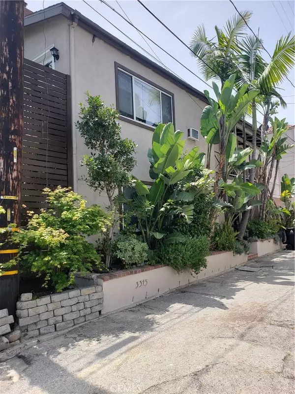 3315 Strongs DR, Venice, CA 90292