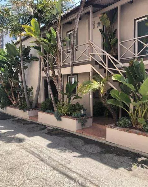 3315 Strongs DR, Venice, CA 90292