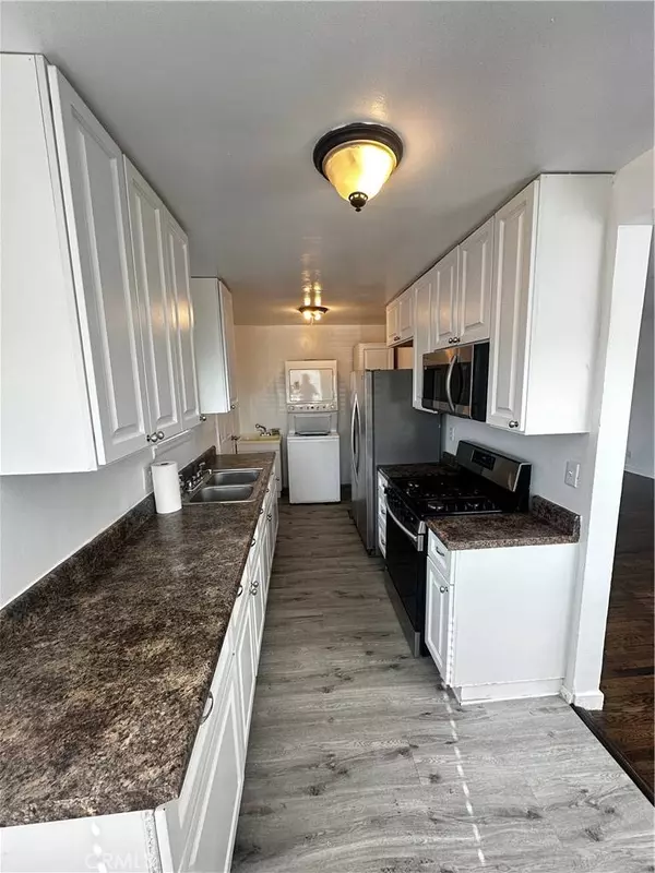 1047 E Spicer, Carson, CA 90745