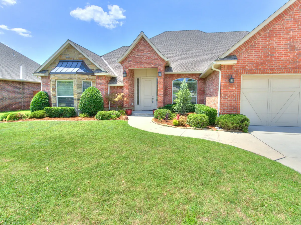 912 Trisha Ln, Norman, OK 73072-3729