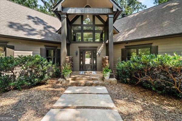 Welcome Home! Grand Front Entrance