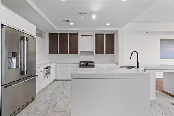 717 RIVERSIDE DR #906, Memphis, TN 38103