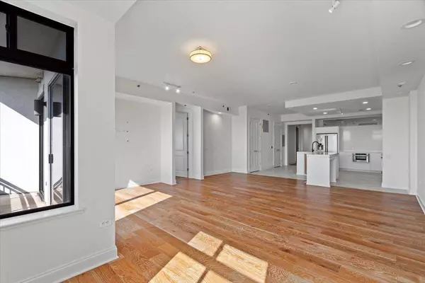 717 RIVERSIDE DR #906, Memphis, TN 38103