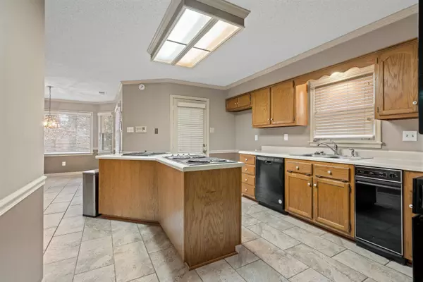 9403 SHADOW RIDGE CV, Cordova, TN 38016