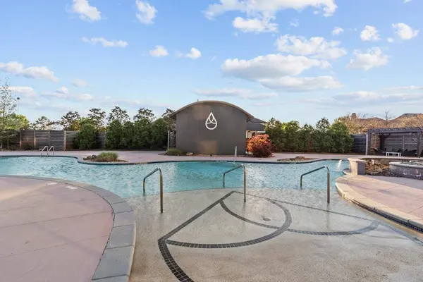 717 RIVERSIDE DR