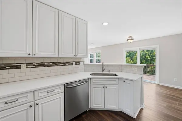 5527 Sylvania DR SE, Mableton, GA 30126
