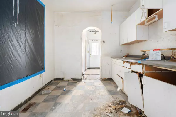 112 N HILTON ST, Baltimore, MD 21229