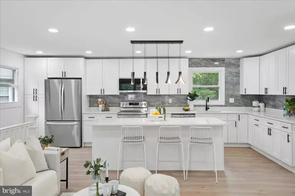 8224 OLD MILL RD, Pasadena, MD 21122