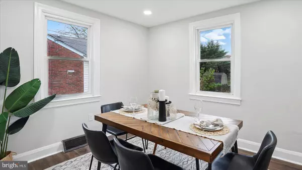 2910 SALISBURY AVE, Baltimore, MD 21219