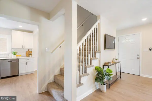 17 CIRCLE DR, Linthicum Heights, MD 21090