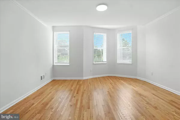 800 E NORTH AVE, Baltimore, MD 21202