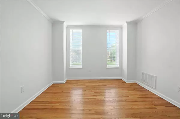 800 E NORTH AVE, Baltimore, MD 21202