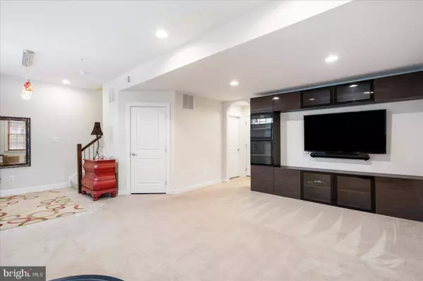 8634 SPRINGVALE DR, Lutherville Timonium, MD 21093