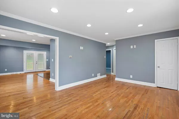 74 NORTHWOOD DR, Lutherville Timonium, MD 21093