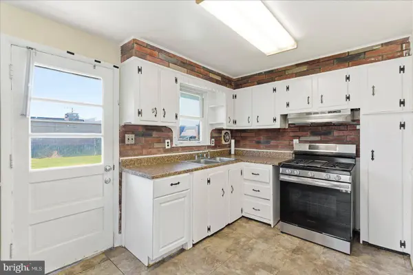 9804 MONROE ST, Cockeysville, MD 21030