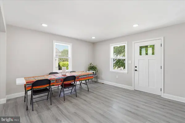 825 MARTIN RD, Essex, MD 21221