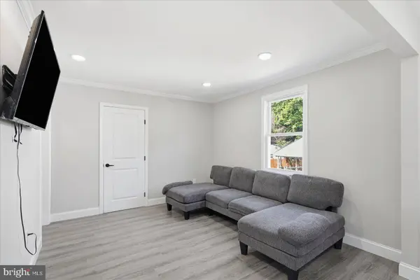 825 MARTIN RD, Essex, MD 21221