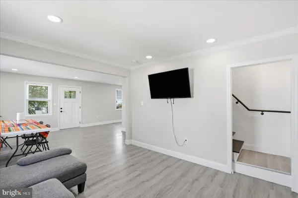 825 MARTIN RD, Essex, MD 21221
