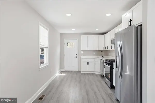 825 MARTIN RD, Essex, MD 21221