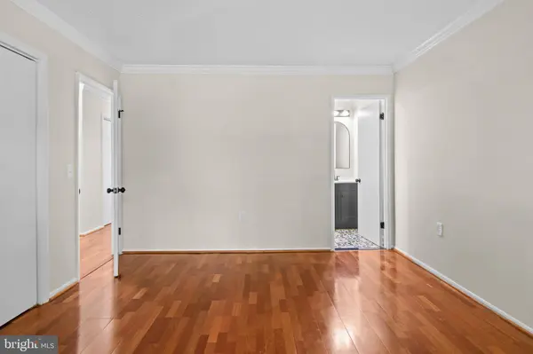 7 FINSBURY PARK CT #44-B, Silver Spring, MD 20906