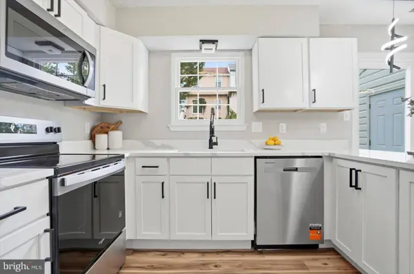 2807 RED OAK LN, Lanham, MD 20706