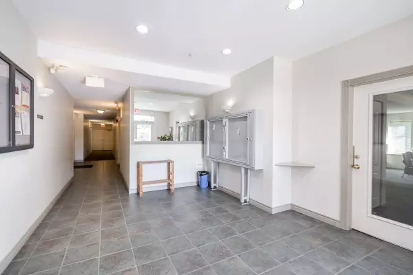 10128 132 ST #101, Surrey, BC V3T 3T5