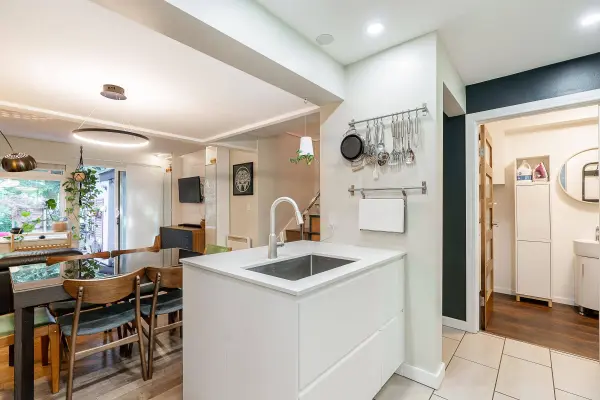 811 Alexander Bay, Port Moody, BC V3H 3R7